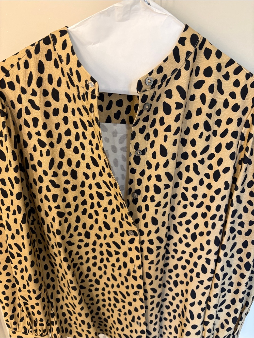 UNTUCKit Beige and Black Leopard Print Button-Front Blouse - Picture 3 of 3